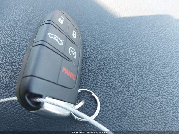 2014 CHRYSLER 300 300S — I11