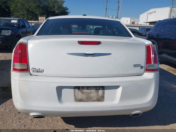 2014 CHRYSLER 300 300S — I119
