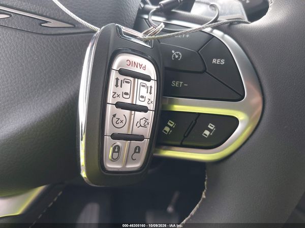 2027 CHRYSLER PACIFICA Limited — I11