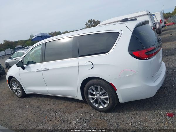 2027 CHRYSLER PACIFICA Limited — I117