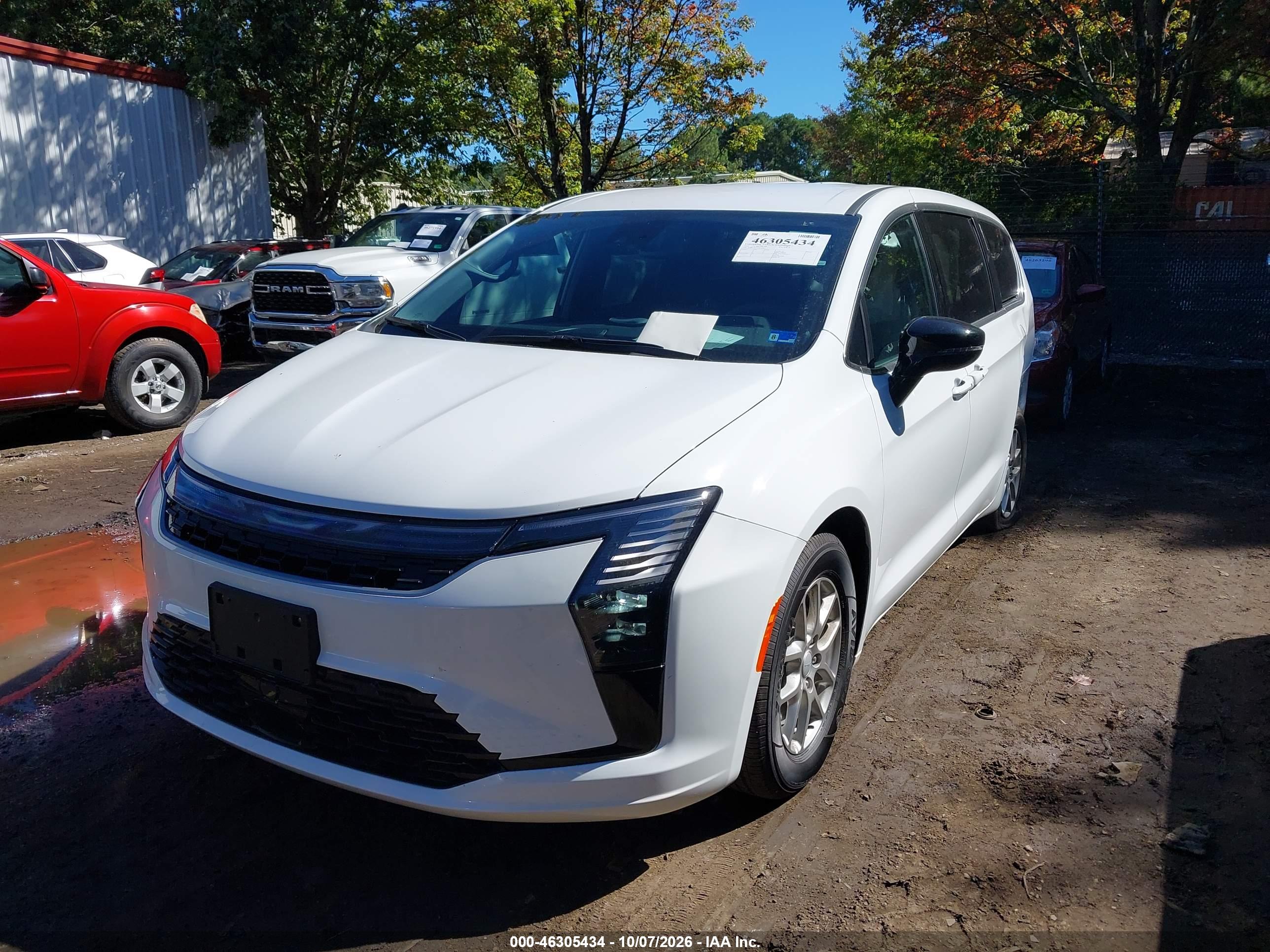 2027 CHRYSLER PACIFICA Select — I2