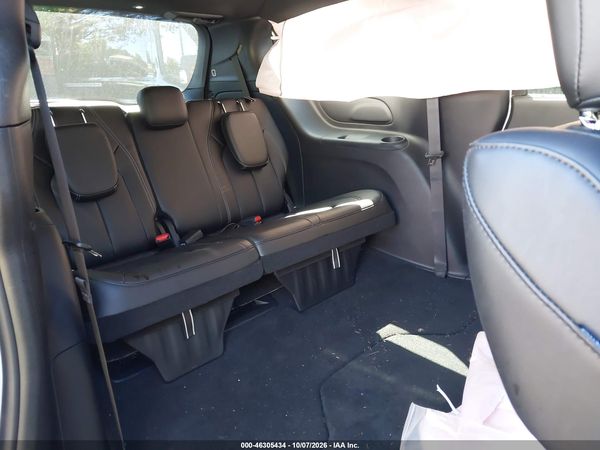 2027 CHRYSLER PACIFICA Select — I8