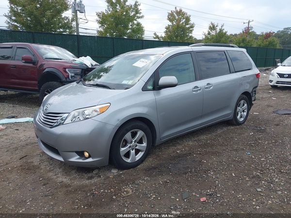 2016 TOYOTA SIENNA — I2