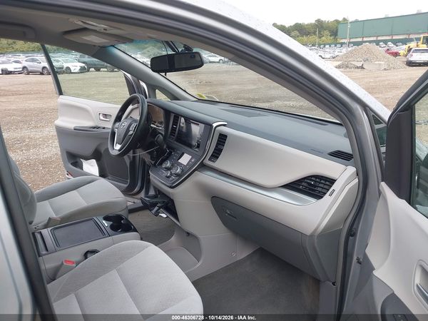2016 TOYOTA SIENNA LE 8 PASSENGER — I5