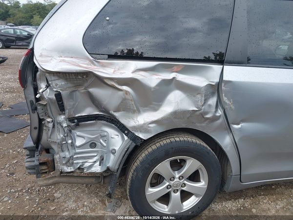2016 TOYOTA SIENNA LE 8 PASSENGER — I6