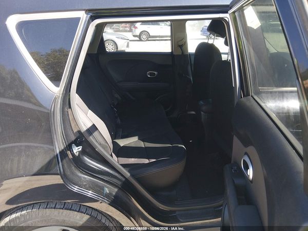 2017 KIA SOUL Base — I8
