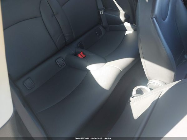 2013 MINI HARDTOP COOPER — I8