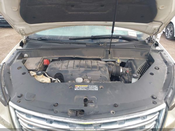 2013 CHEVROLET TRAVERSE LS — I10