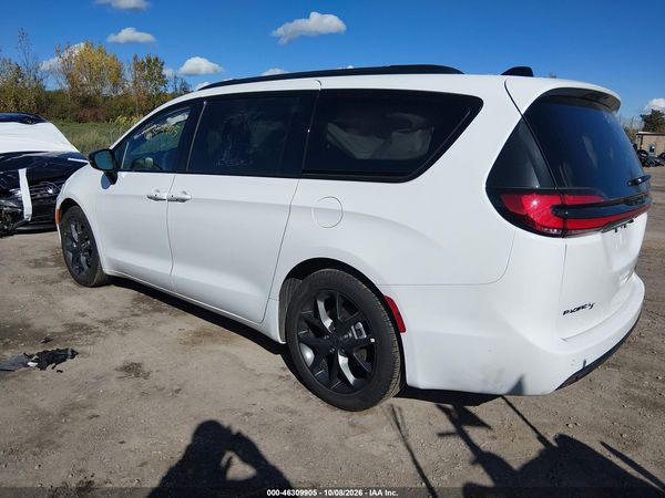 2027 CHRYSLER PACIFICA Limited — I3