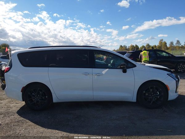 2027 CHRYSLER PACIFICA Limited — I116
