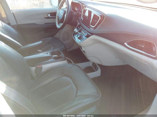 2019 CHRYSLER PACIFICA LIMITED — I5