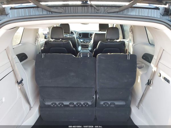 2019 CHRYSLER PACIFICA LIMITED — I156