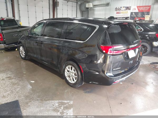 2025 CHRYSLER PACIFICA SELECT — I3