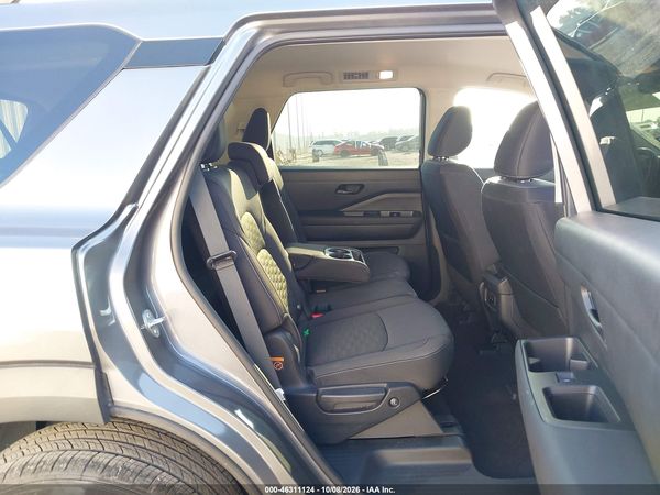 2026 NISSAN PATHFINDER SV — I8