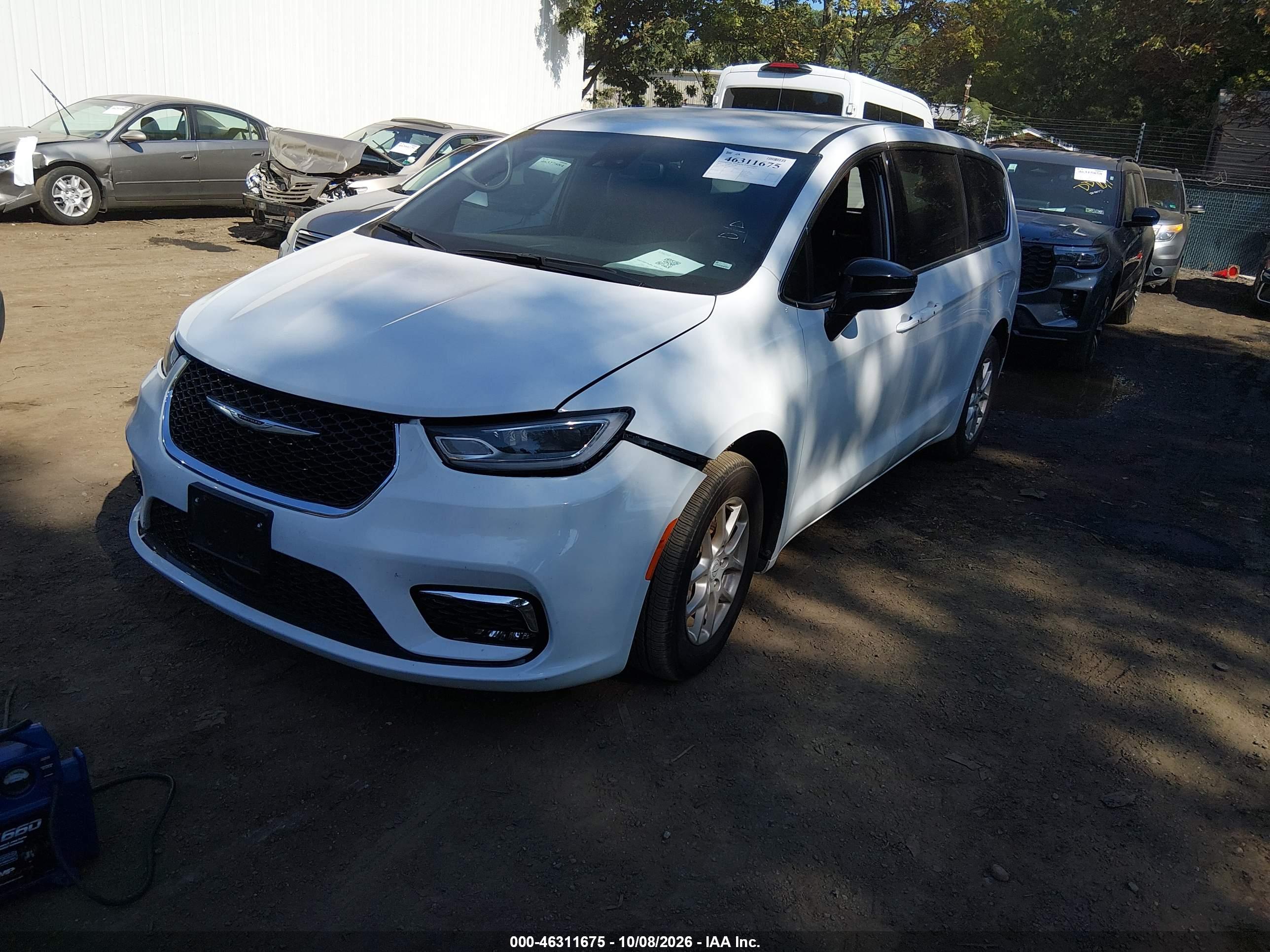 2025 CHRYSLER PACIFICA SELECT — I2