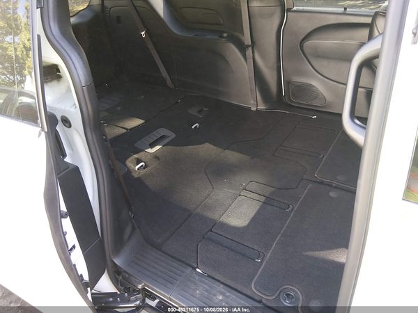 2025 CHRYSLER PACIFICA SELECT — I8