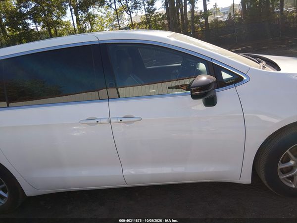 2025 CHRYSLER PACIFICA SELECT — I116