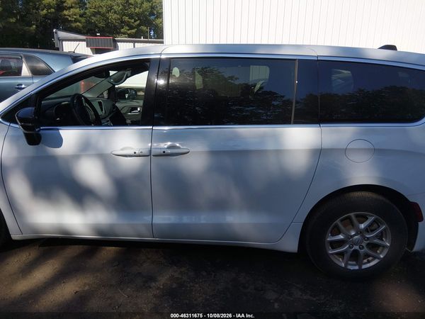 2025 CHRYSLER PACIFICA SELECT — I117