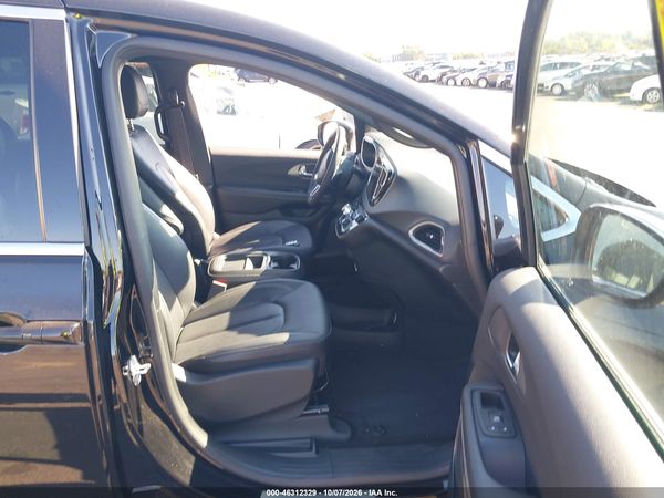 2027 CHRYSLER PACIFICA Select — I5