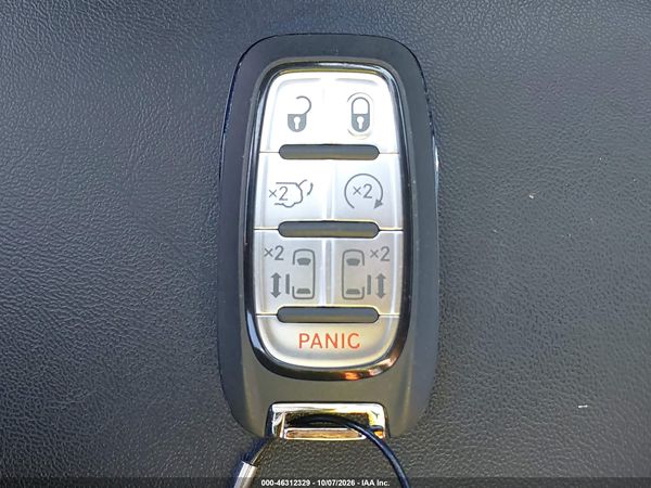 2027 CHRYSLER PACIFICA Select — I11
