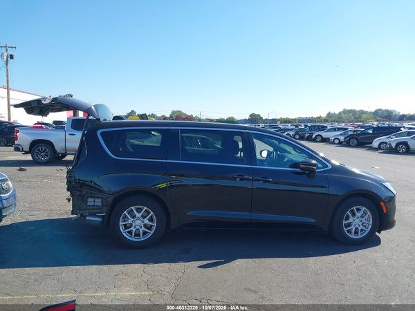 2027 CHRYSLER PACIFICA Select — I116