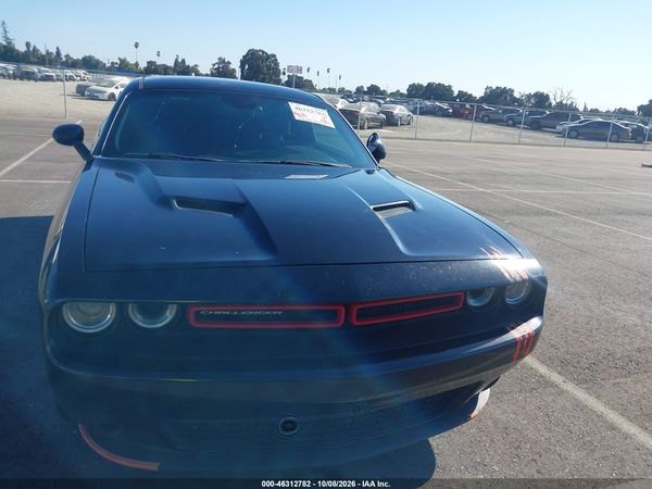 2016 DODGE CHALLENGER SXT — I6