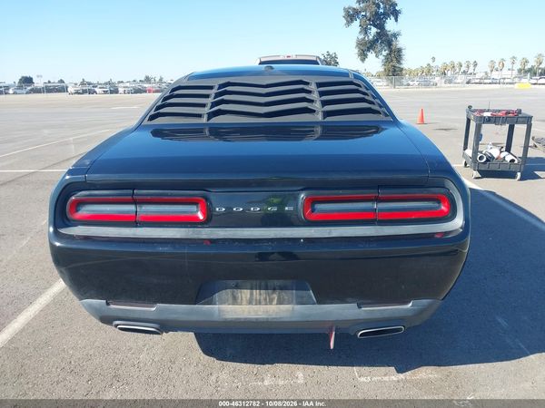2016 DODGE CHALLENGER SXT — I119