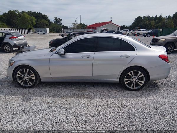 2015 MERCEDES-BENZ C 300 Base — I117
