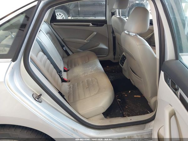 2017 VOLKSWAGEN PASSAT 1.8T SEL PREMIUM — I8