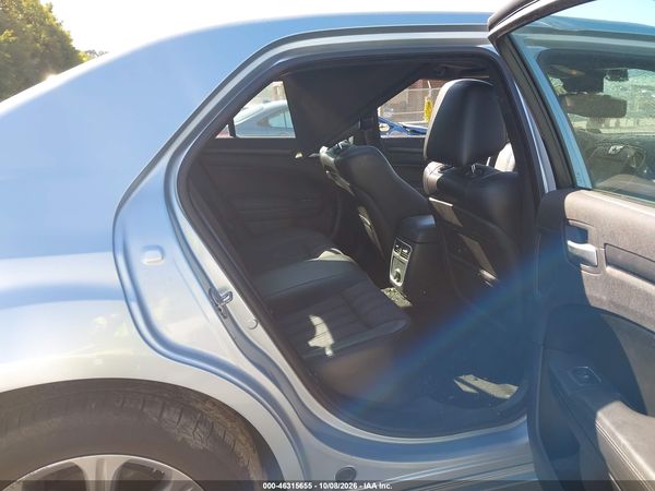 2013 CHRYSLER 300 300S V6 — I8