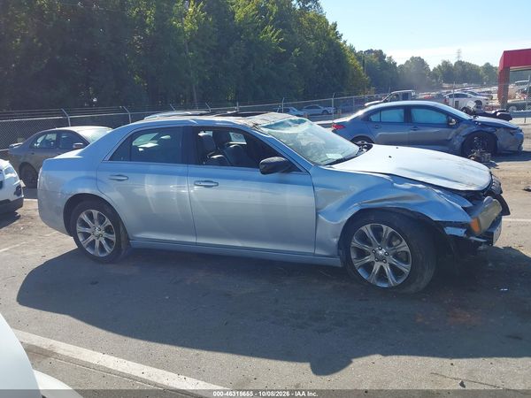 2013 CHRYSLER 300 300S V6 — I116