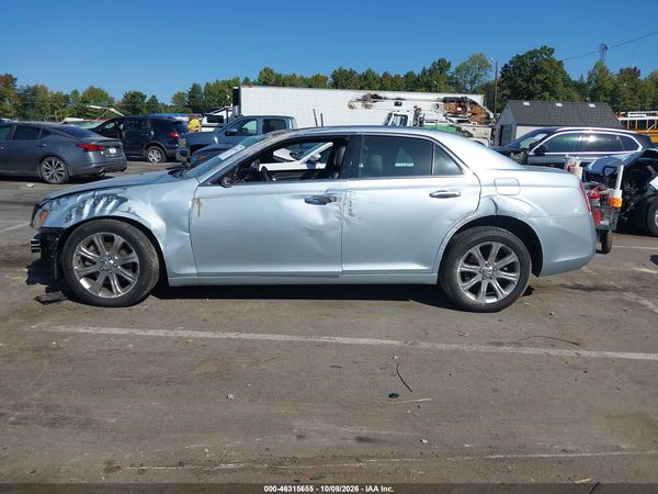 2013 CHRYSLER 300 300S V6 — I117