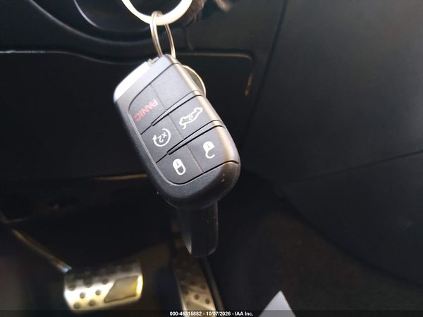 2016 JEEP GRAND CHEROKEE SUMMIT — I11