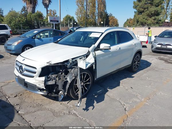 2016 MERCEDES-BENZ GLA 250 — I2
