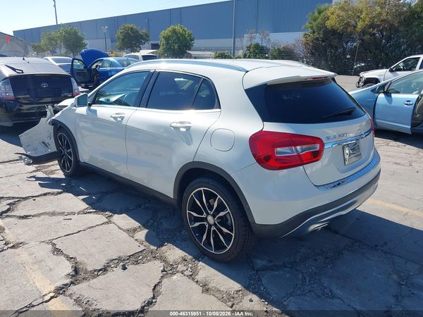 2016 MERCEDES-BENZ GLA 250 GLA250 — I3