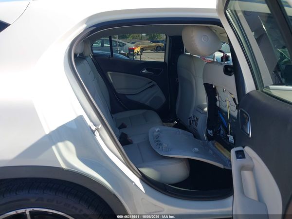 2016 MERCEDES-BENZ GLA 250 GLA250 — I8