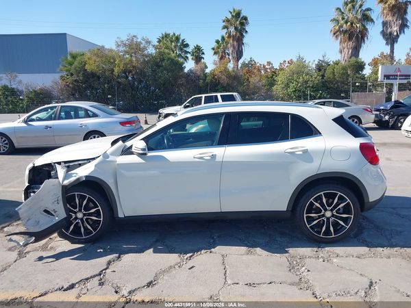 2016 MERCEDES-BENZ GLA 250 GLA250 — I117