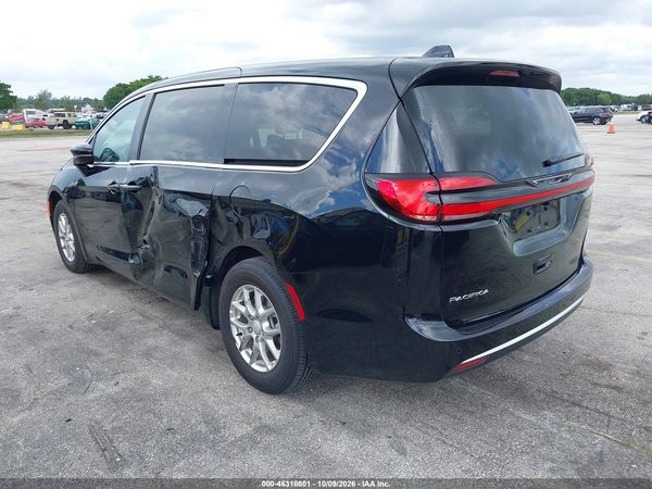 2027 CHRYSLER PACIFICA Select — I3