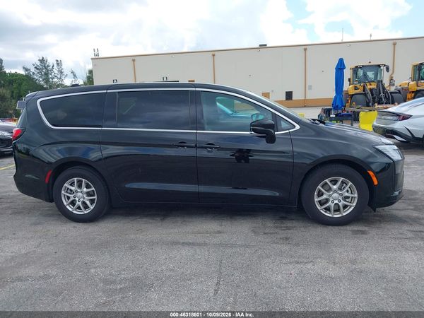 2027 CHRYSLER PACIFICA Select — I116