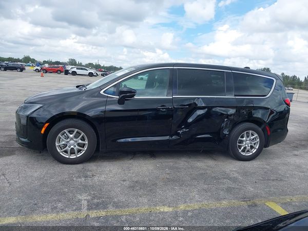 2027 CHRYSLER PACIFICA Select — I117