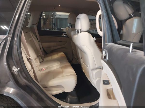 2019 JEEP GRAND CHEROKEE LAREDO E 4X4 — I8