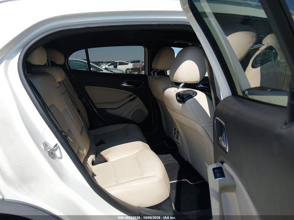 2016 MERCEDES-BENZ GLA 250 GLA250 — I8