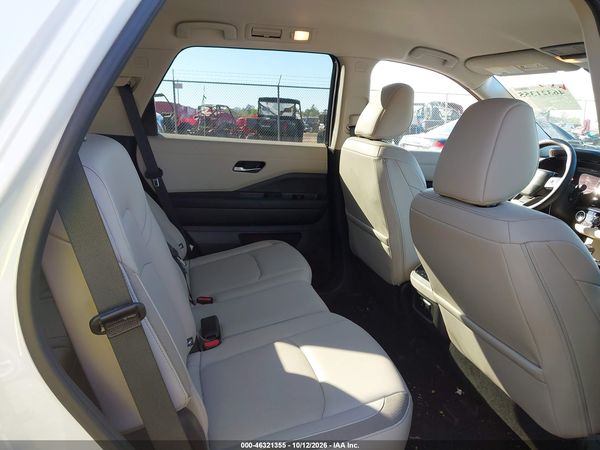 2026 NISSAN PATHFINDER SL — I8