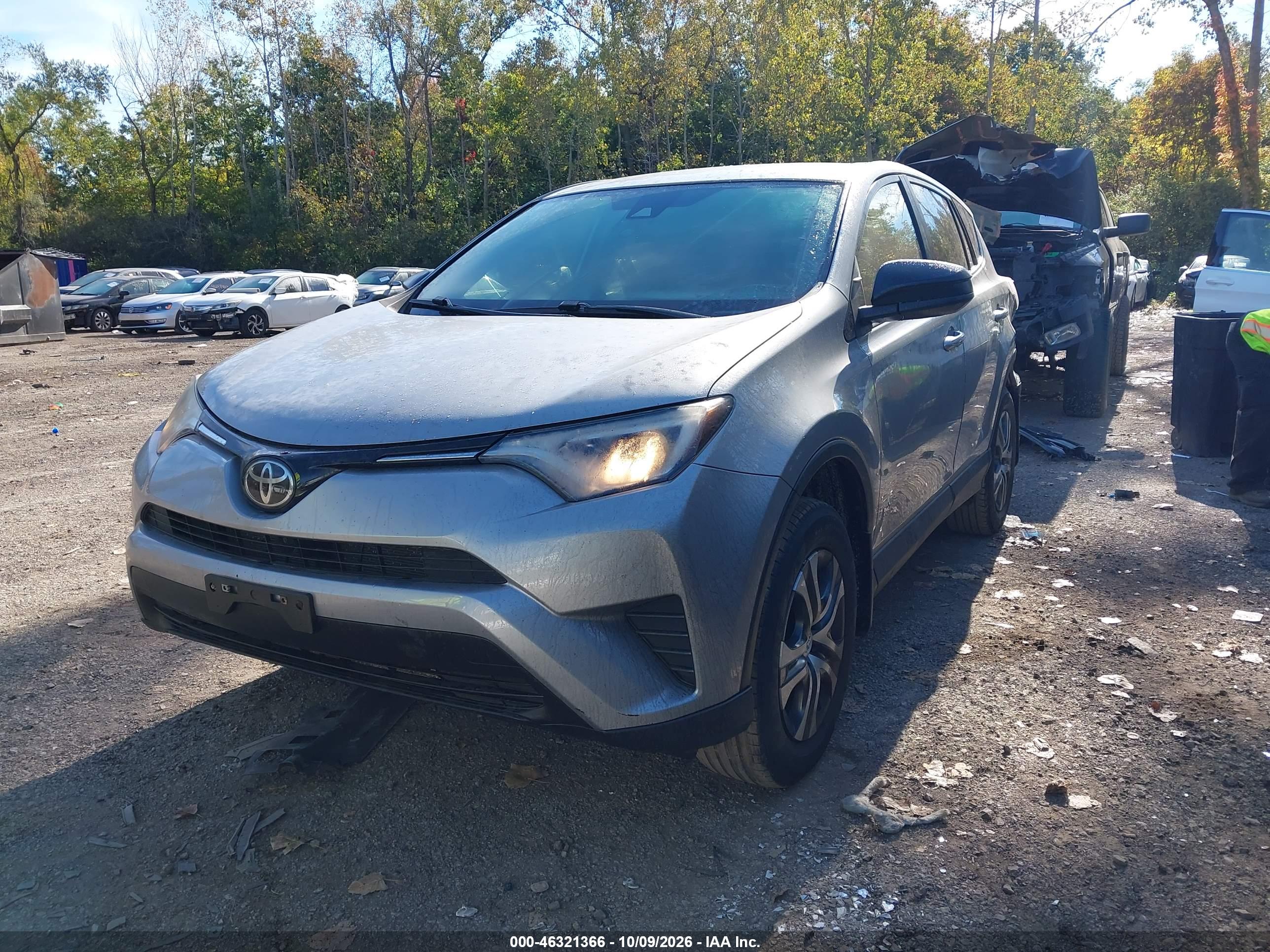 2018 TOYOTA RAV4 LE — I2