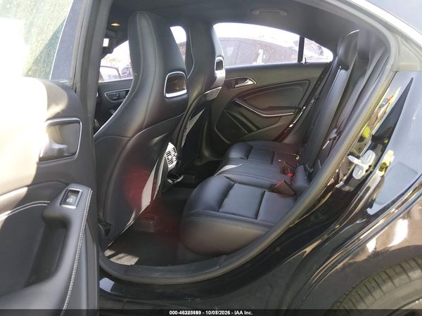2014 MERCEDES-BENZ CLA 250 — I8