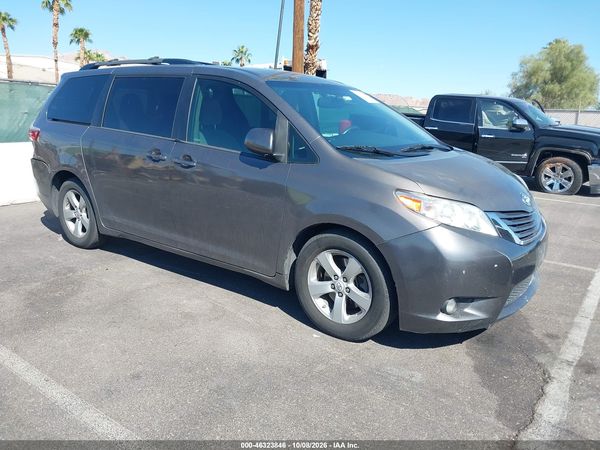 2017 TOYOTA SIENNA LE 8 PASSENGER — I1