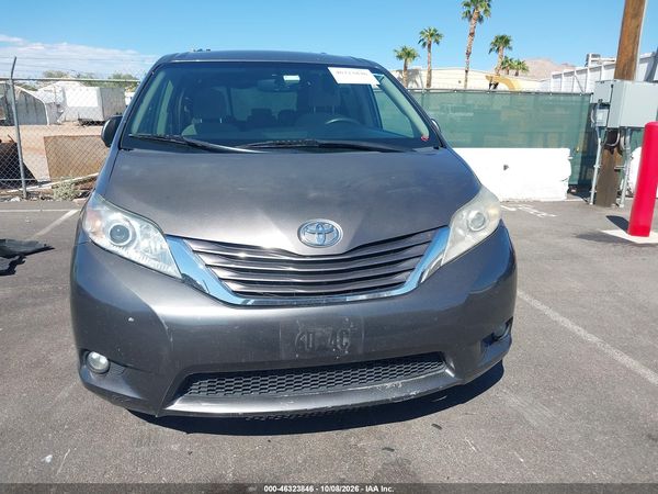 2017 TOYOTA SIENNA LE 8 PASSENGER — I6