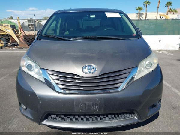 2017 TOYOTA SIENNA LE 8 PASSENGER — I115