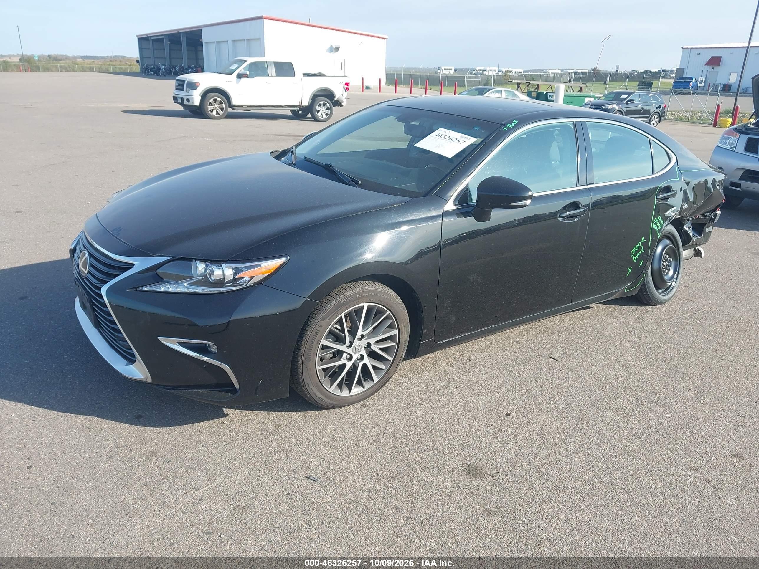 2016 LEXUS ES 350 — I2