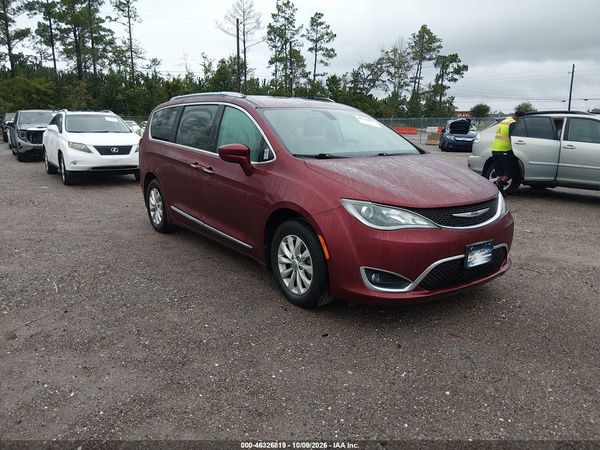 2019 CHRYSLER PACIFICA TOURING L — I1